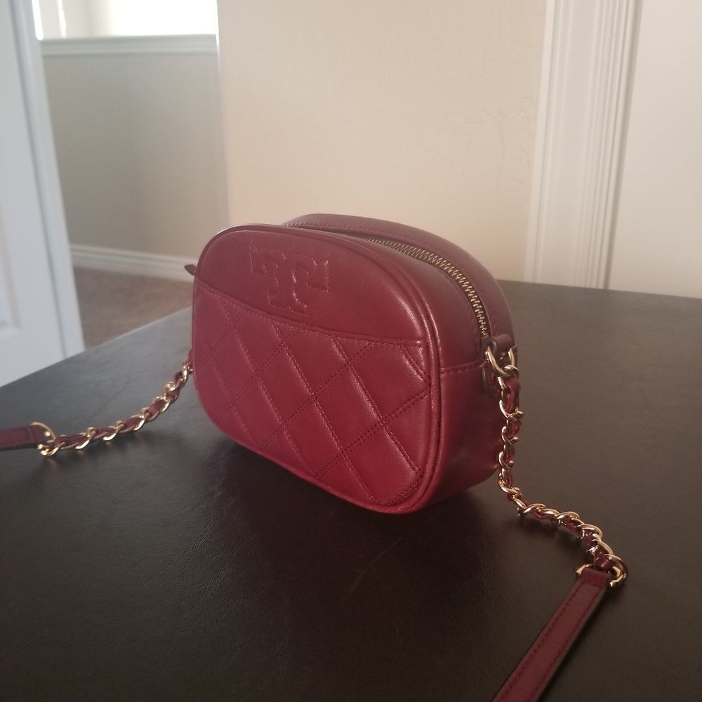 Tory Burch Quilt Crossbody - Picture 2 of 8